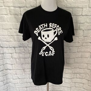 Gildan women M Crewneck short sleeve graphic print t-shirt black